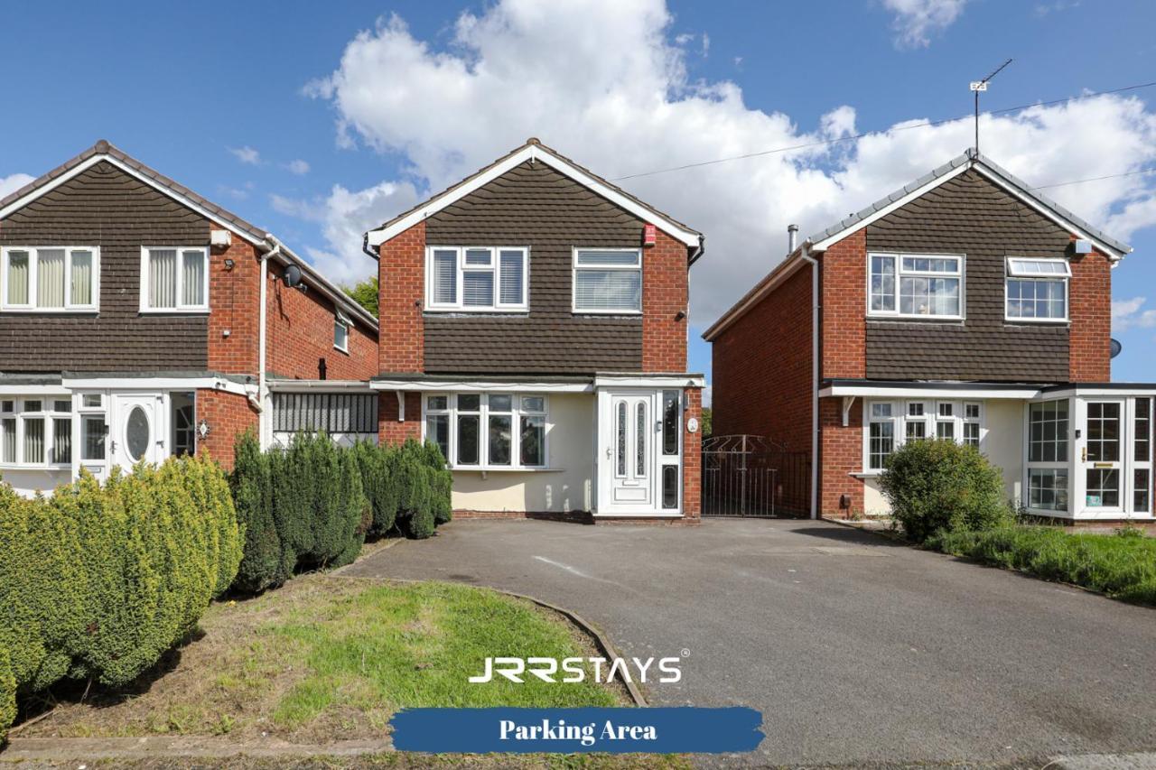 Wolverhampton - Amazing 3 Bedroom, Sleeps 6, Wi-Fi - Jrr Stays Екстериор снимка